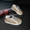 Athletische Outdoor-Sneaker mit Gold-Pailletten-Ton, Old-School-Leder-Mädchen-Mai-Glitzer-Leder-Stern-LowTop-Sneaker für Kinder, Leopardenschuhe J230704