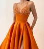 Modische orangefarbene Pailletten-Abschlussballkleider, Spaghetti-Abendkleider, Oberschenkelschlitz, formeller roter Teppich, langes Partykleid für besondere Anlässe