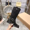 2023 Damen Stiefel Y2k Style Braune Lederschuhe Stiefel Cowgirl Stiefel Runde Zehen Chunky Heel Martin Moto Schnalle Biker Harness Booties