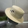 Designer emmer hoed voor dames Mens Beach Straw hoeden Wijd rand gevlochten Cap Fashion Heren en dames buiten Sunshade Sunhats Khaki Men Accessoires