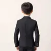 Suits Çocuklar Resmi Elbise Takım Setleri Flowwer Boys Blazer + Yelek + Pantolon 3 adet kıyafetler çocuklar düğün partisi piyano performansı ev sahibi costumehkd230704