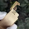 Mässing tändare skyttegrav fotogen maskin retro personlighet slipskiva med vindtätt hål för män gadget tändare UGM7No Gas