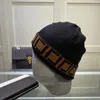 Cappello lavorato a maglia berretto firmato Inverno uomo donna caldo cashmere Berretti moda berretti coppia strada Cappello lavorato a maglia teschio ricamato