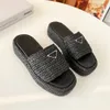 Brand Designer Chinelos Triângulo Fivela Ráfia Straw Alpargatas Mulheres Sandálias Fundo Grosso Slip On Mules Slides senhora Plataforma Wedges Chinelos Bico Quadrado