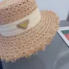 Breda grälhattar hink designer billig designer för kvinnor halm mode monterad raffia gräs mössa mens triangel kepsar strand hinkar hatt p sunhat 23744d o6iq