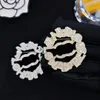 Luxury Brand Desinger Brooch Crystal Rhinestone Pearl Letter Brooches Decoration Accessories Jewelry Woman Gold Silver 2color