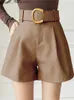 Shorts pour femmes Shorts pour femmes en cuir PU vert séoul avec ceinture élégante poche élégante pantalon décontracté femme automne hiver Z230704