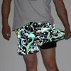 Pantaloncini da uomo Arrivo Riflettente Uomo Notte Jogging Riflette la luce Fungo colorato INS Abbigliamento estivo traspirante Bermuda Masculina 230703