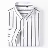 Fritidsskjortor för män i England stil Plädrutiga bomullsskjortor Single Patch Ficka Långärmad Standardpassform Button-down Randig skjorta för män 230706