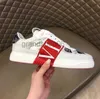 Lyxdesigner kvinnor män casual skor mode blommor äkta läder lapptäcke låga topptränare sneakers runway plattform v