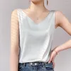 Camiseta sin mangas con cuello en V de seda para mujer