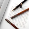 Pióra wieczne Retro metalowy długopis 0 5mm Vintage drewniane pisanie dla studentów kaligrafia artystyczna prezenty biznesowe artykuły biurowe 230704