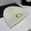 Bonnets de créateurs de rue pour hommes Bonnet d'hiver Femmes Casquette Cachemire Double Lettre Chapeaux Bonnet Seau Crâne Chapeau Bonnet Tricoté Laine Épaisse Casquettes Élastiques G Cadeau TT