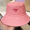 2023 Nuovo cappello a secchiello per uomo Moda Donna Parasole Berretto a secchiello P Triangolo invertito Protezione solare Coppie Stessi cappelli da sole neutri