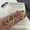 Kutu Titanyum Çelik ile 18K Altın Kalp Küpeler Kadınlar İçin Saplamalı Sarpi Basit Moda Kadın Küpe Takı Hediyeleri