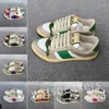 Retro Mesh Sports Web Hommes chaussures de sport Designer Écran En Plein Air Plage Femmes Baskets De Luxe glisser maille plat été respirant formation chaussures 2023 nouveau