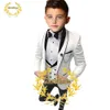 Tute Abito per bambini Smoking da sposa Tre pezzi Giacca Pantaloni Gilet Personalizzato 3-16 Abbigliamento per ragazzi Blazer Set Completo rosso completo conjuntos de blazerHKD230704