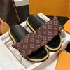 top alto hombre mujer zapatilla diseñador plataforma plana Piscina Almohada Mulas Mujer Sandalias Puesta de sol Mulas Acolchado Correa delantera Zapatillas italia casa goma mullidas zapatillas playa