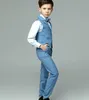 Tute Bambino Fotografia Vestito Bambini Adolescente Costume Bambini Gilet Camicia Pantaloni Papillon 4PCS Abito formale 2022 Ragazzi Estate Abito da sposaHKD230704