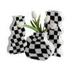 Vases Figurines Noir et Blanc Vase En Céramique Décoration Damier Haut Sens Vase De Fleurs Séchées Salon Arrangement De Fleurs Décoration De La Maison 230