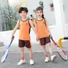 Set di abbigliamento 2PCS Sport Set per bambini Asciugatura rapida Abbigliamento sportivo Abbigliamento da basket Traspirante T-shirt in tessuto estivo per bambini Abbigliamento Ragazzi Ragazze 230703