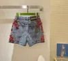 High-end nya denimshorts för kvinnor Kvinnor Tunga strass fransade hål jeans shorts kvinnlig hög midja sommar mode bred ben denim shorts storlek: s-l c1