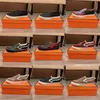 Chaussures de tennis pour hommes de créateurs baskets brodées ace chaussures de voile en tissu chaussures Jurchen blanches chaussures classiques brodées baskets de tigre d'abeille brodées en python.