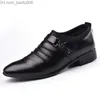 Buty wyjściowe Buty męskie płaskie klasyczne męskie PU Leather Wingtip rzeźbione włoskie formalne Oxford Plus rozmiar 3848 na zimę Z230705