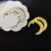 Alfinetes de broches de designer para mulheres com letras de marca banhado a ouro 18K com incrustações de cristal e strass joias feitas à mão broches de couro broches masculinos para festa de casamento