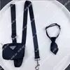 Coleiras para cães de designer de luxo Coleiras para cachorros fashion Coleiras básicas com letras Clássico Transporte Corda Pano preto Babador para animais de estimação