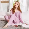Sovkläder för kvinnor 2023 Höst Kvinnor Sweet Lace Patchwork Pyjamasset Kvinnlig bambufiberkostym V-ringad T-shirt byxor XXL