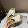 2023-Designer Sandals 크로스 컬러 패치 워크 꼰 평평한 슬리퍼 우드 샌들 플랫 샌들 여성 드레스 여름 평평한 슬리퍼 해변 파티 신발