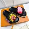 2023 Gaston Retro Pompoen Platte Sandalen Geborduurd Platform Muilezels Leer Smiley Gezicht Paar Slippers Embossment Pompoen Sticker Schoenen