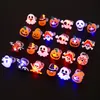 50 st Halloween LED Blinkande Ljus Ringar Skräck Pumpa Ghost Spider Glow Finger Ringar För Barn Halloween Party Cosplay Tillbehör