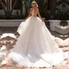 Hochzeitskleid aus Spitze, Spaghetti-Stufenrock, rückenfrei, Übergröße, elegantes Garten-Land-Kleinkind-Brautkleid, Martinez-Strandhochzeitskleid, Kleid mit 3D-Blumen-Spitzenapplikationen