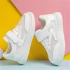 Sneakers Kruleepo Kinderen Kids Air Mesh Witte Schoenen Baby Meisjes Jongens Ademende Sport Sneakers Outdoor Zachte Bodem Gym Games Schoenen 230705