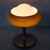 Lampy stołowe Nordic Egg Tart Lampa Retro Metalowa podstawa Nocna Szkło Żelazo Art Salon Przedpokój Dekoracyjne Ciepłe