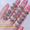 Anelli a grappolo Colore D VVS1 Moissanite Ring Flower Design 1 Blu Verde Giallo Rosa Rosso Diamante Argento 925 Placcato in platino per le donne