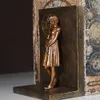Objets décoratifs Figurines 2Pcs serre-livres résine Banksy serre-livres étagère 3D Figure moule livres fin porte-figurine miniature sujetalibros 230705