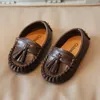 Trampki w stylu angielskim dziecięce buciki typu bean slipon chłopięce skórzane buty wiosenno-jesienne chłopięce buty dla dzieci 230705