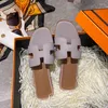 Sandálias de verão chinelos femininos planos de luxo ao ar livre praia chinelos tendência feminina design de marca slides mulher tamanho grande