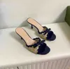 Estate nuovo stile sandalo scarpe con tacco a punta con strass papillon cinturino incrociato sandali con testa rivestita in raso scarpe singole da donna