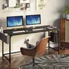Mesa de computador com tomada elétrica, 63 u201D Home Office PC Desk com portas USB Estação de carregamento, mesa de trabalho com bolsa de armazenamento lateral e ferro