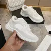 lyx mode tjocka solade casual skor kvinnor plattform rese läder snörning sneaker cowhide mode lady bokstäver platt designer löpande tränare män gym sneakers