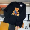 Projektant dzieci Streetwear bluzy chłopcy dziewczęta bluzy unisex moda nadruk alfabetu sweter z nadrukiem niemowlę dzieci odzież codzienna topy czarny biały AAA dhgate