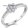 Fabricant de haute qualité Moissanite Ring 925 Sterling Silver Bagues de fiançailles personnalisées gratuites pour petite amie