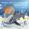 Barche elettriche/RC Sottomarino RC 2.4G Mini telecomando Shark Double Waterfroof Piscina Vasca da bagno Serbatoio di pesce Giocattoli per bambini Giocattolo estivo Regalo 230705