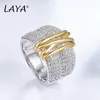 Avec des pierres latérales LAYA 100 925 Sterling Silver Fashion Retro Light Gold Multi Line Brillant Zircon Anneau Pour Hommes Femmes Parti Exquis Fine Jewelry 230704