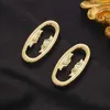 Stud Designer Luxury Love Küpe 18k Gold Mektup Kadınlar Cazibesi Hediye Düğün Partisi Paslanmaz Çelik Takı Bahar Yeni Toptan 2t7s