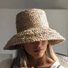 Widers rim chapeaux Bucket Fashion Femmes Raffiah Hat Vacation plage plate plate paille d'été dames uv en gros 230704